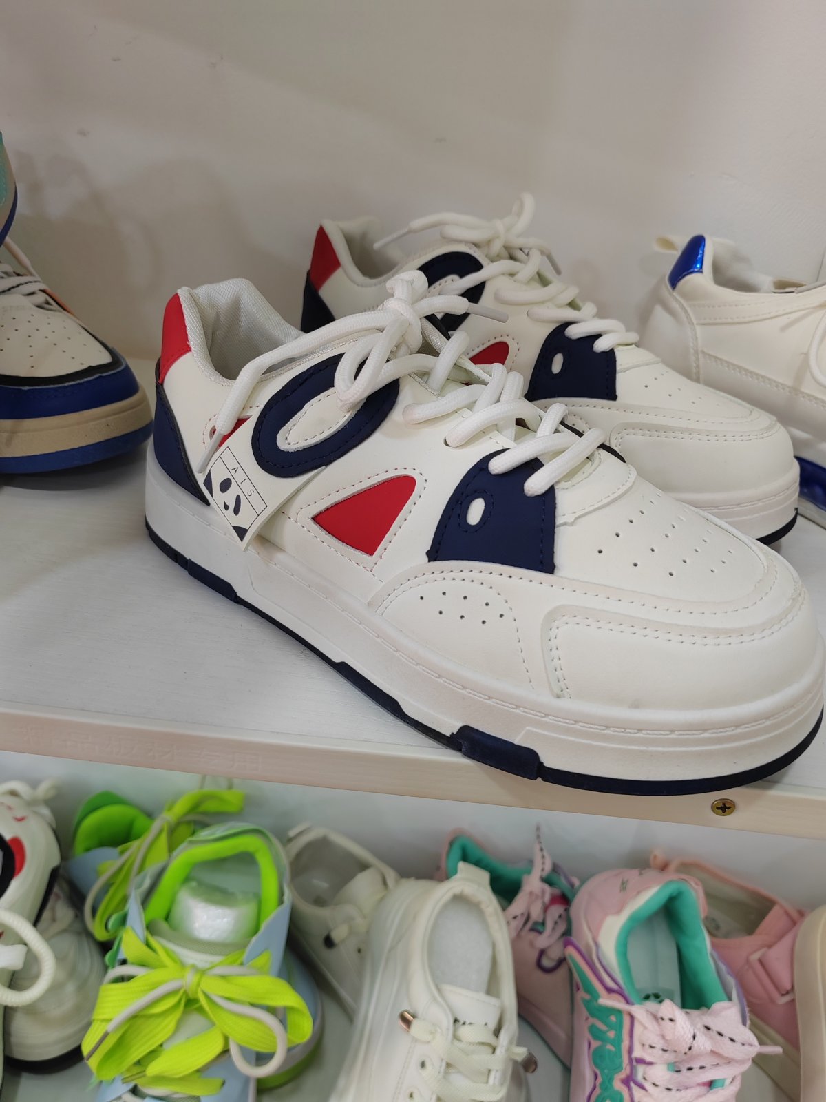 潮款休闲鞋--39码 --编码（84）