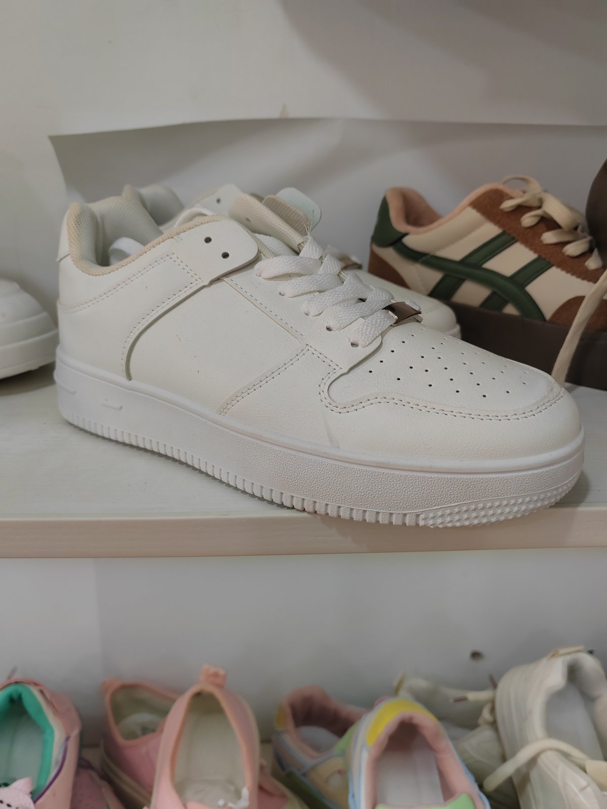 潮款休闲鞋--39码 --编码（86）