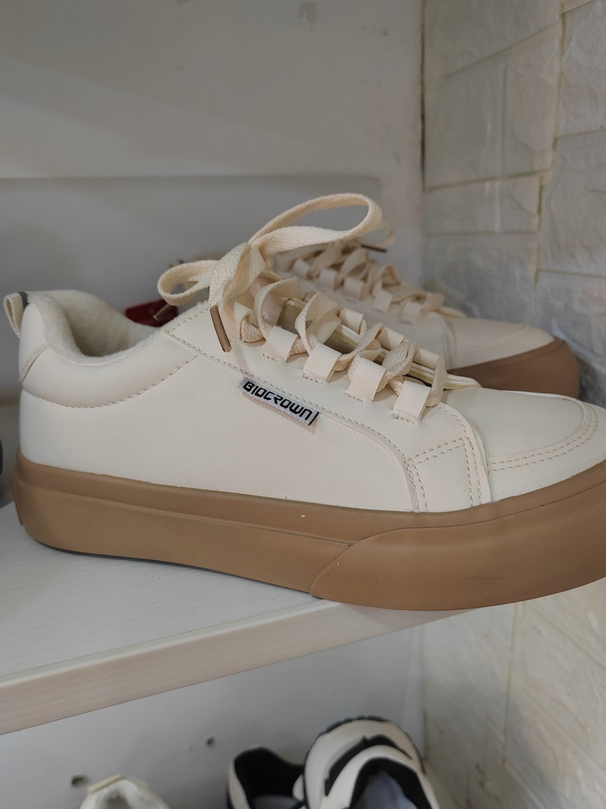 潮款休闲鞋--39码 --编码（88）