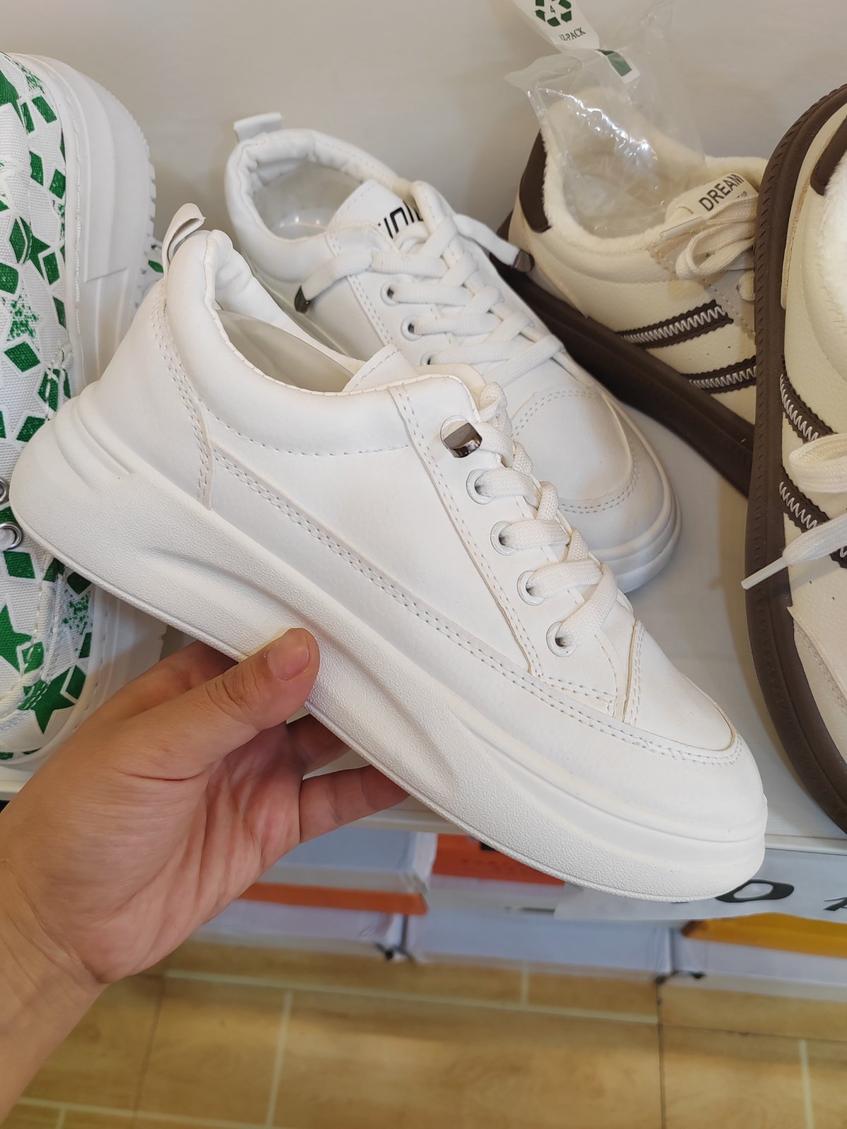 潮款休闲鞋--40码 --编码（95）