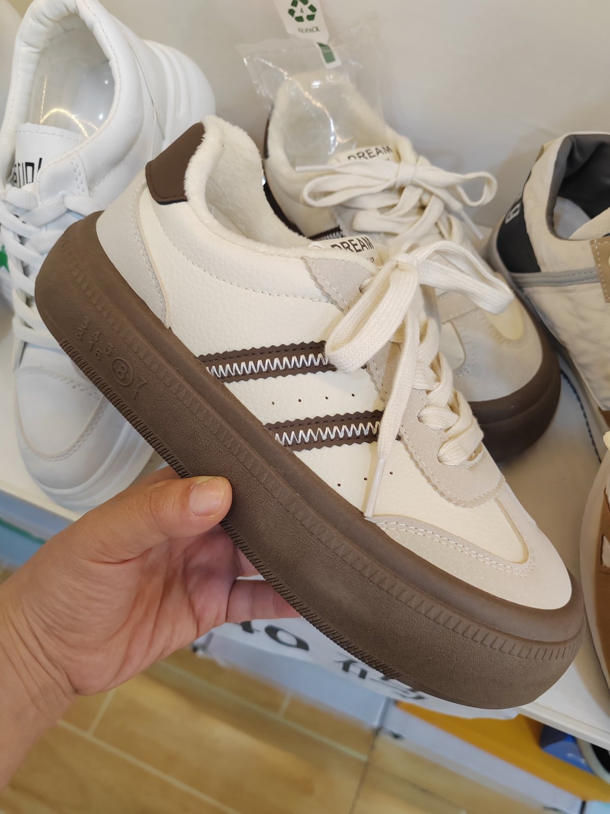 潮款休闲鞋--40码 --编码（96）