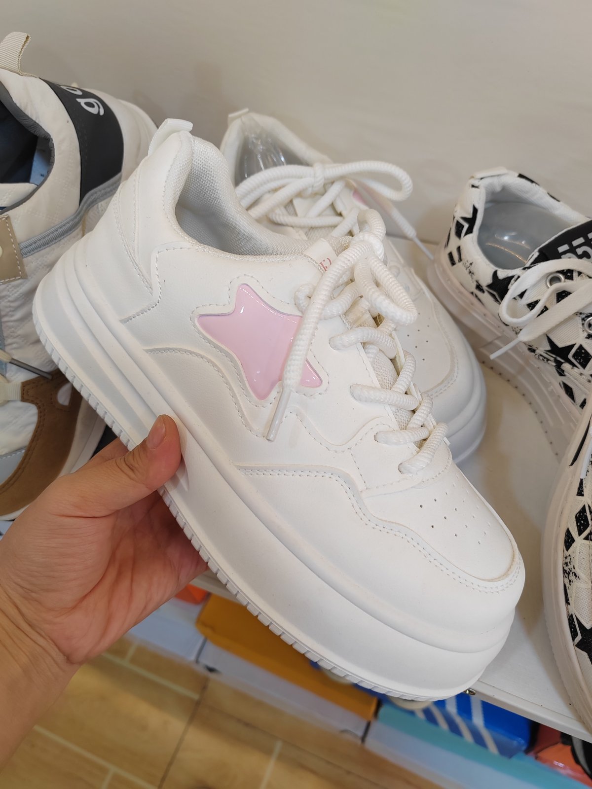 潮款休闲鞋--40码 --编码（98）