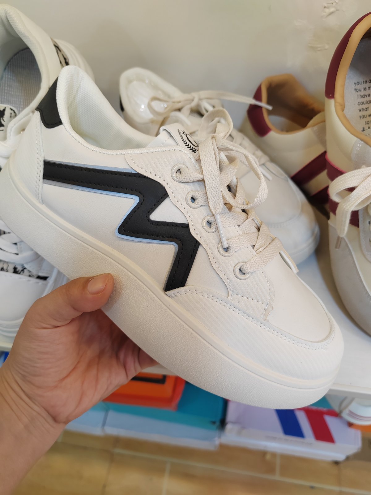 潮款休闲鞋--40码 --编码（101）