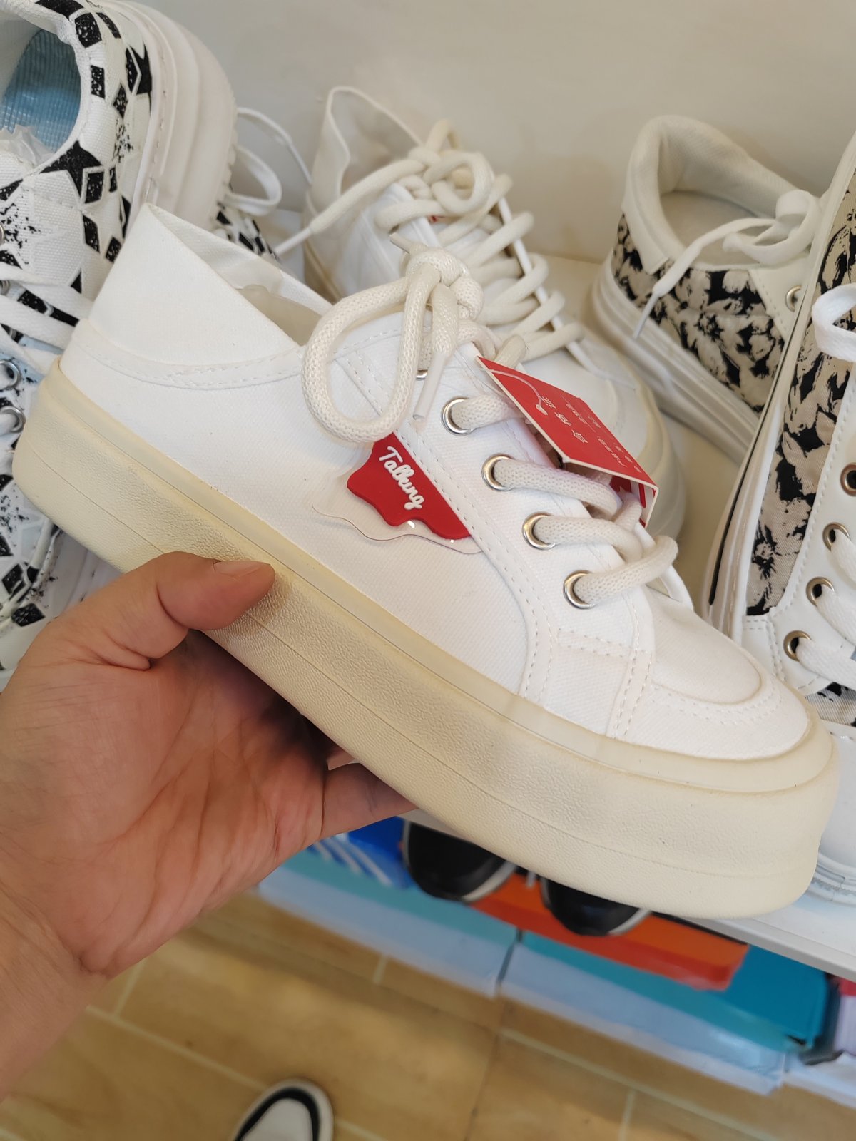 潮款休闲鞋--40码 --编码（103）