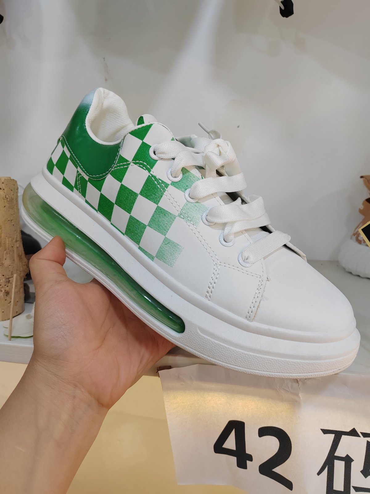 潮款休闲鞋--42码 --编码（107）