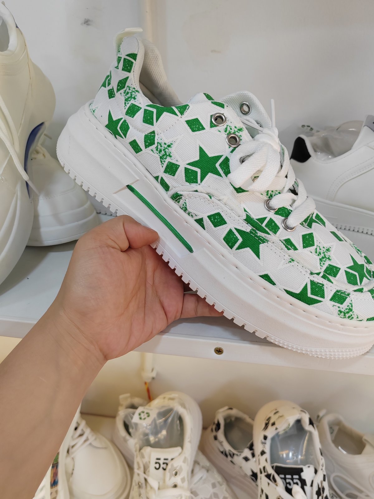 潮款休闲鞋--43码 --编码（113）