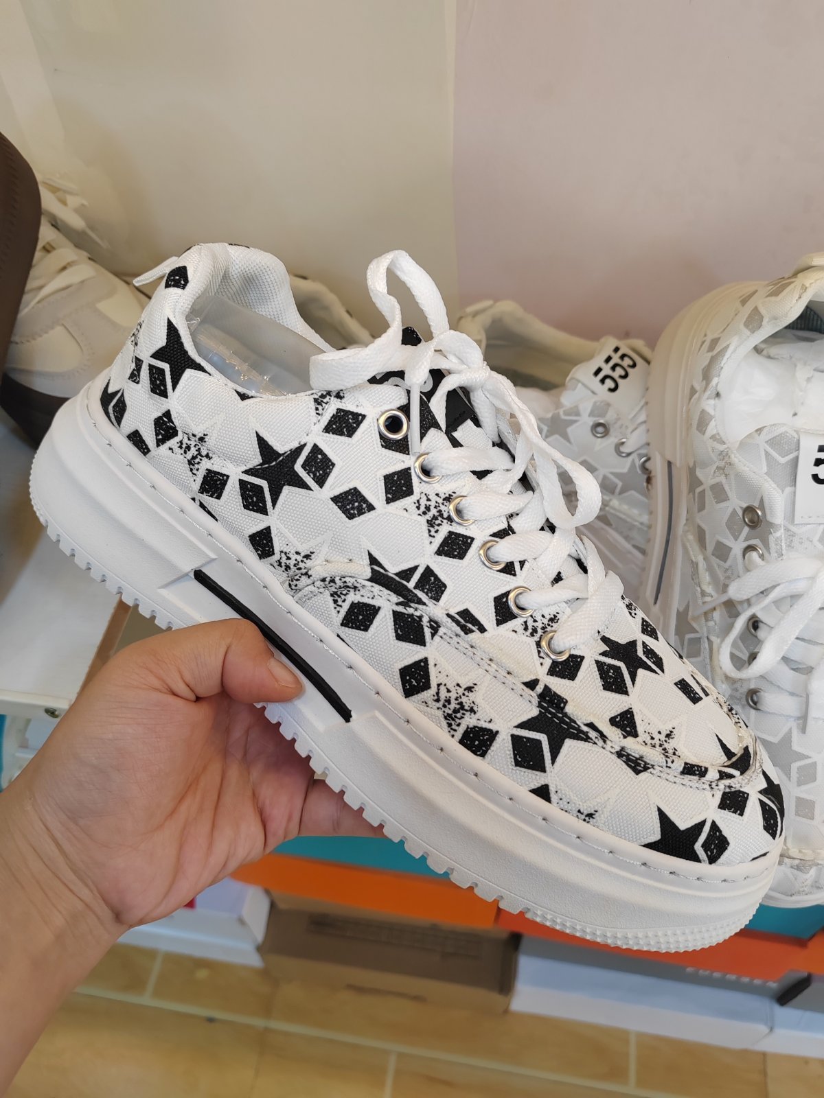 潮款休闲鞋--44码 --编码（115）