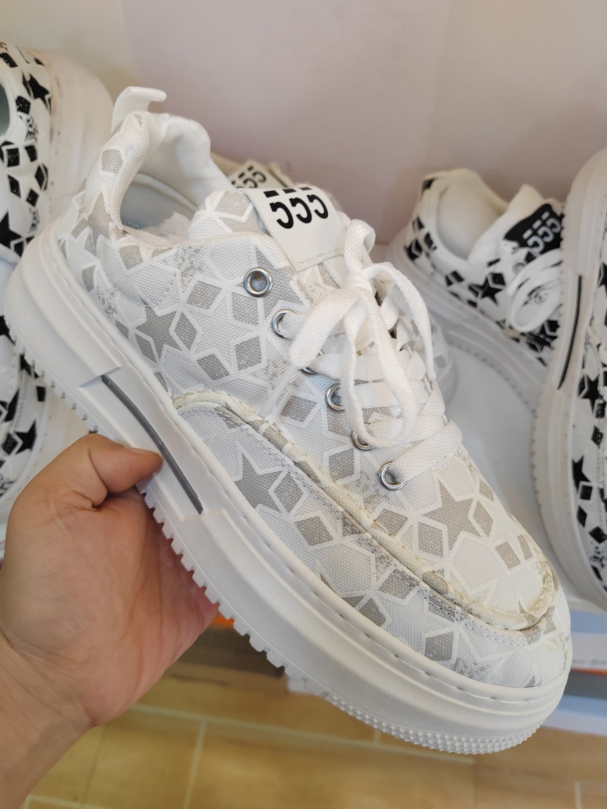 潮款休闲鞋--44码 --编码（116）