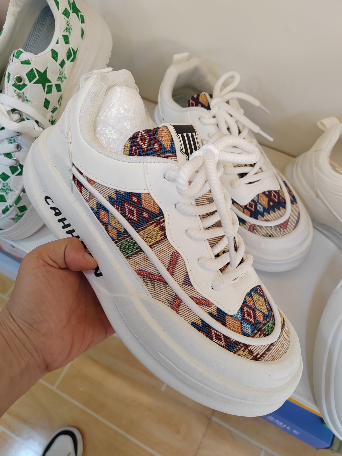 潮款休闲鞋--44码 --编码（119）