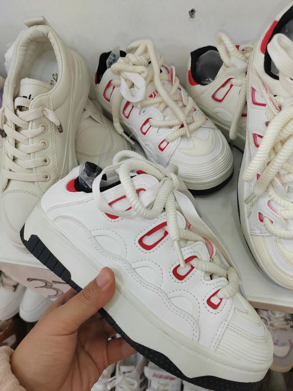 潮款休闲鞋--37码 --编码（23）