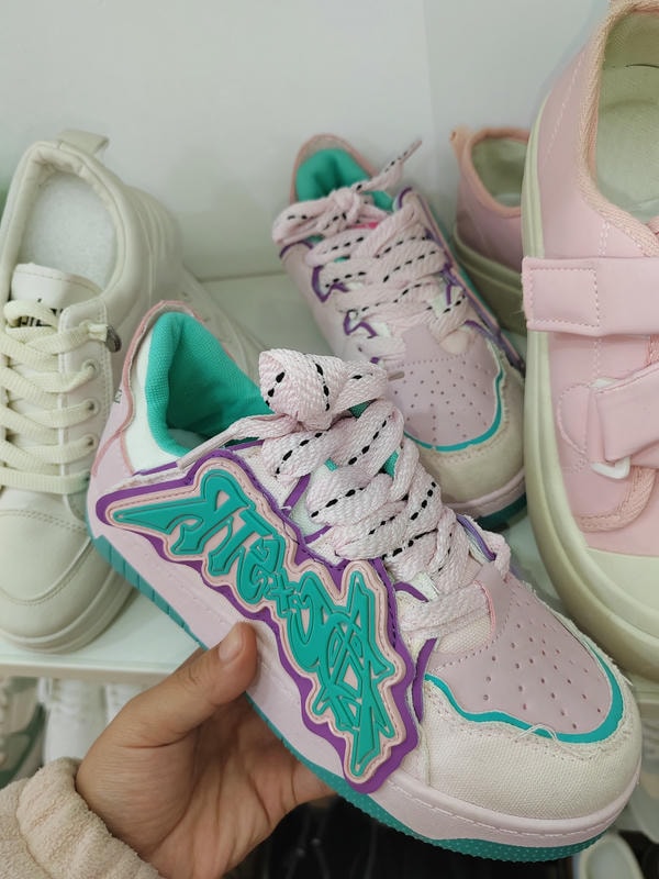 潮款休闲鞋--37码 --编码（25）