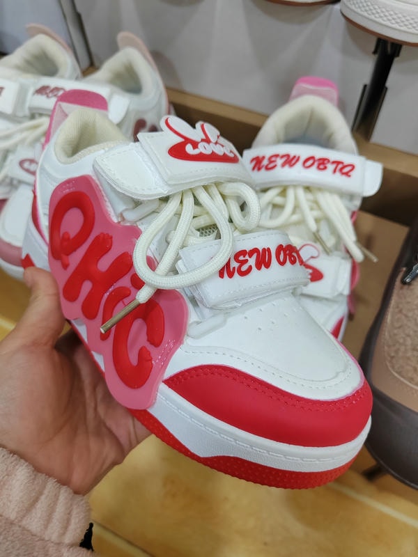 潮款休闲鞋--35码 --编码（30）