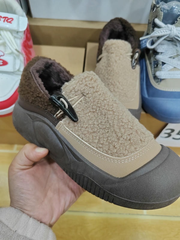 潮款休闲鞋--35码 --编码（31）