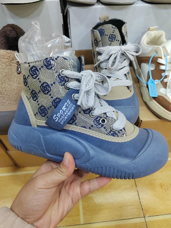 潮款休闲鞋--35码 --编码（32）