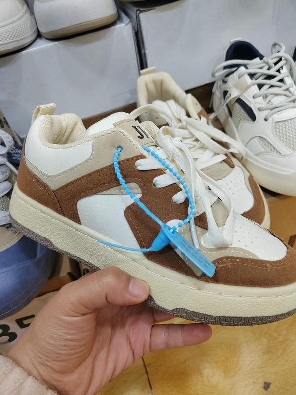 潮款休闲鞋--35码 --编码（33）