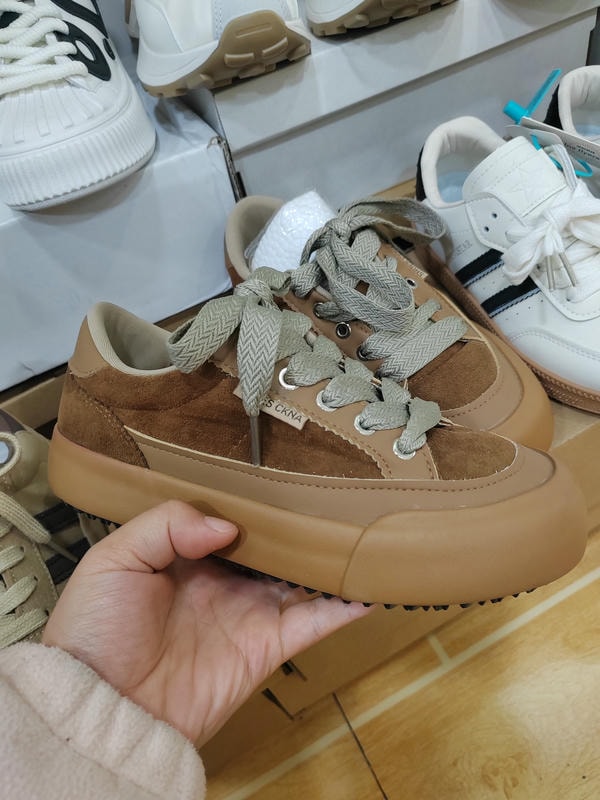 潮款休闲鞋--35码 --编码（36）