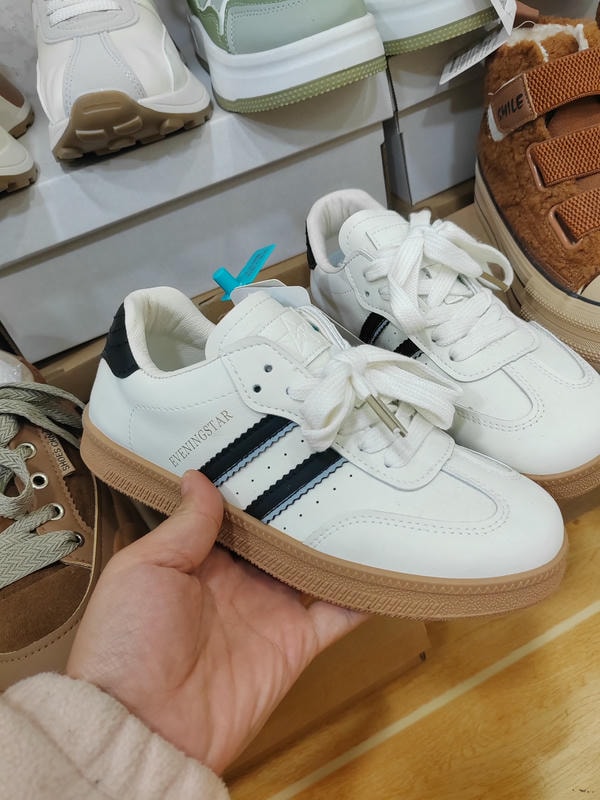 潮款休闲鞋--35码 --编码（38）