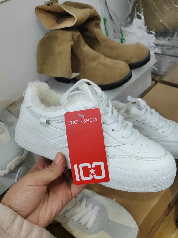 潮款休闲鞋--35码 --编码（46）