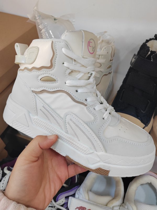 潮款休闲鞋--36码 --编码（47）