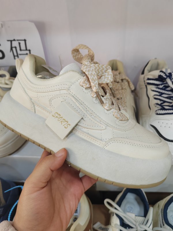 潮款休闲鞋--36码 --编码（52）