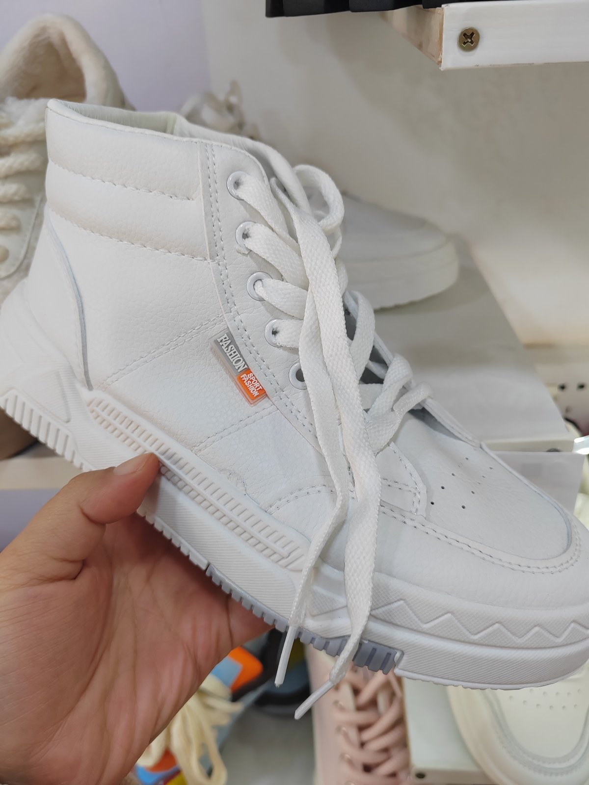 潮款休闲鞋--38码 --编码（64）