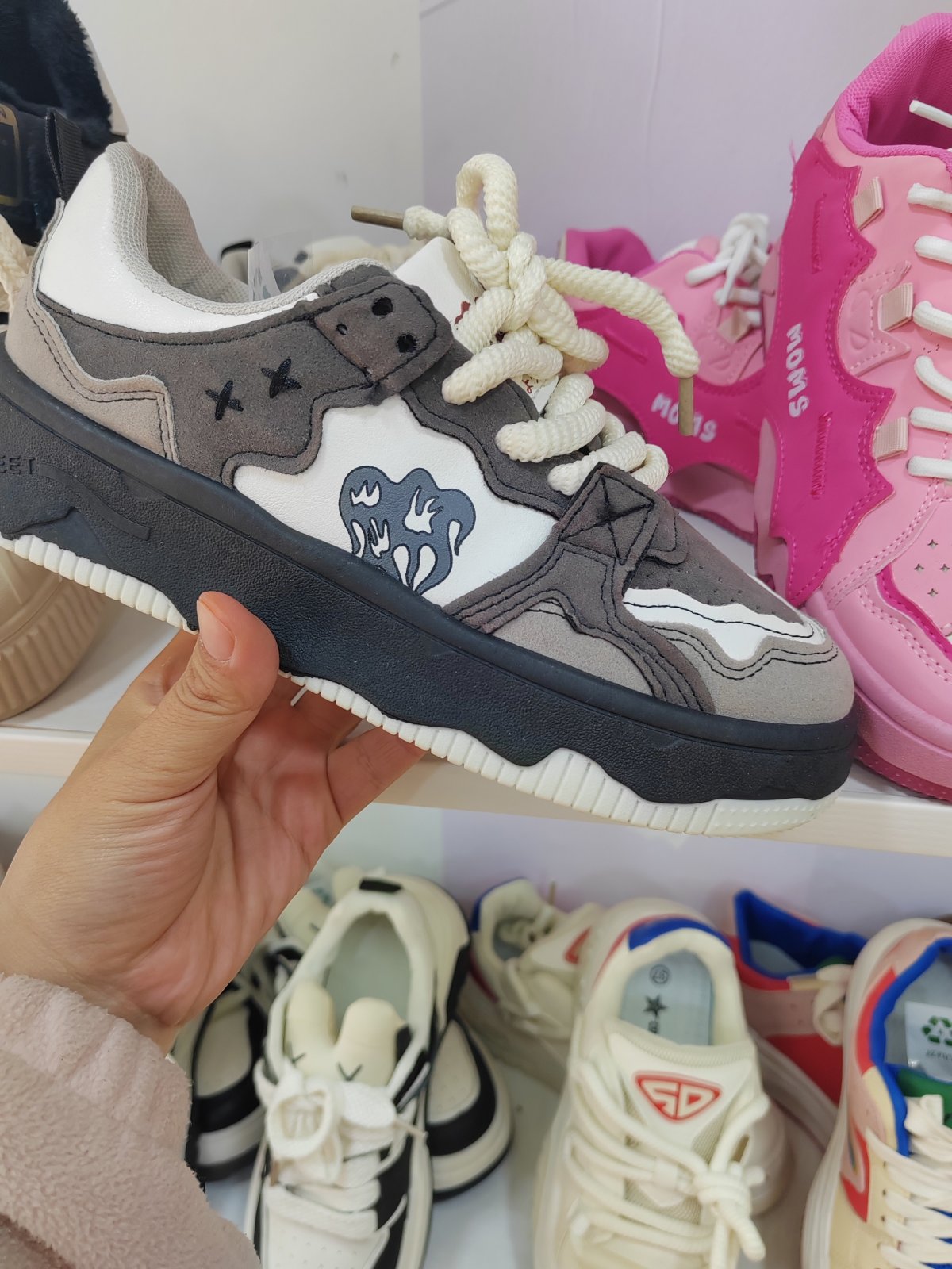 潮款休闲鞋--38码 --编码（68）