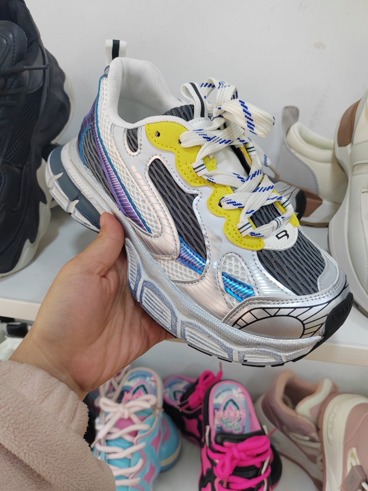 潮款休闲鞋--38码 --编码（70）