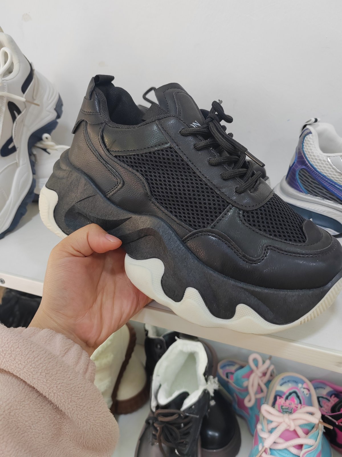 潮款休闲鞋--38码 --编码（72）