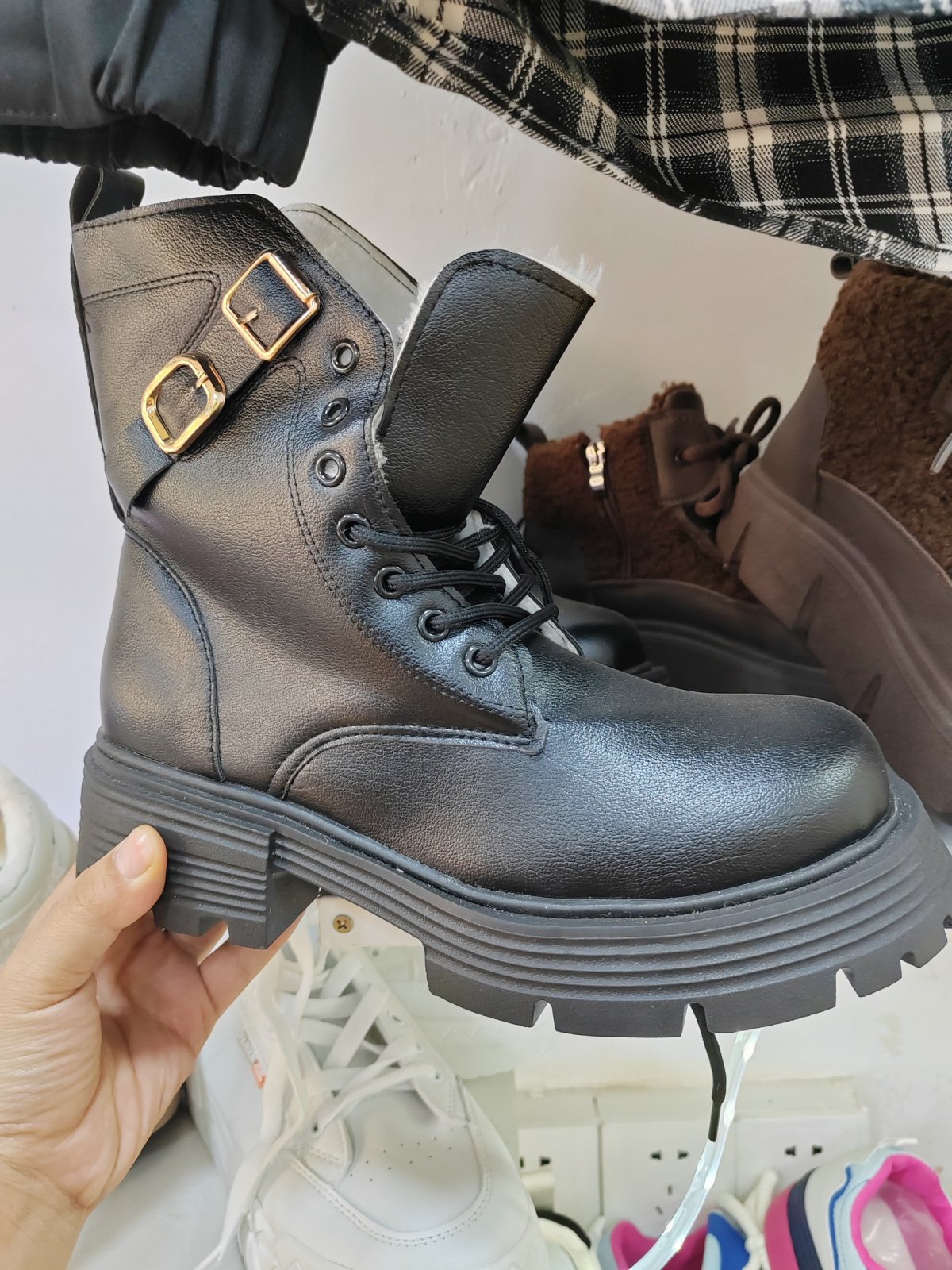 潮款休闲鞋--39码 --编码（76）