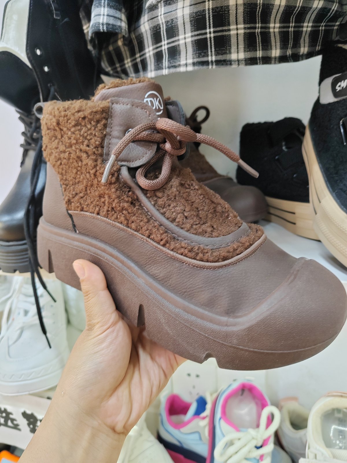 潮款休闲鞋--39码 --编码（77）