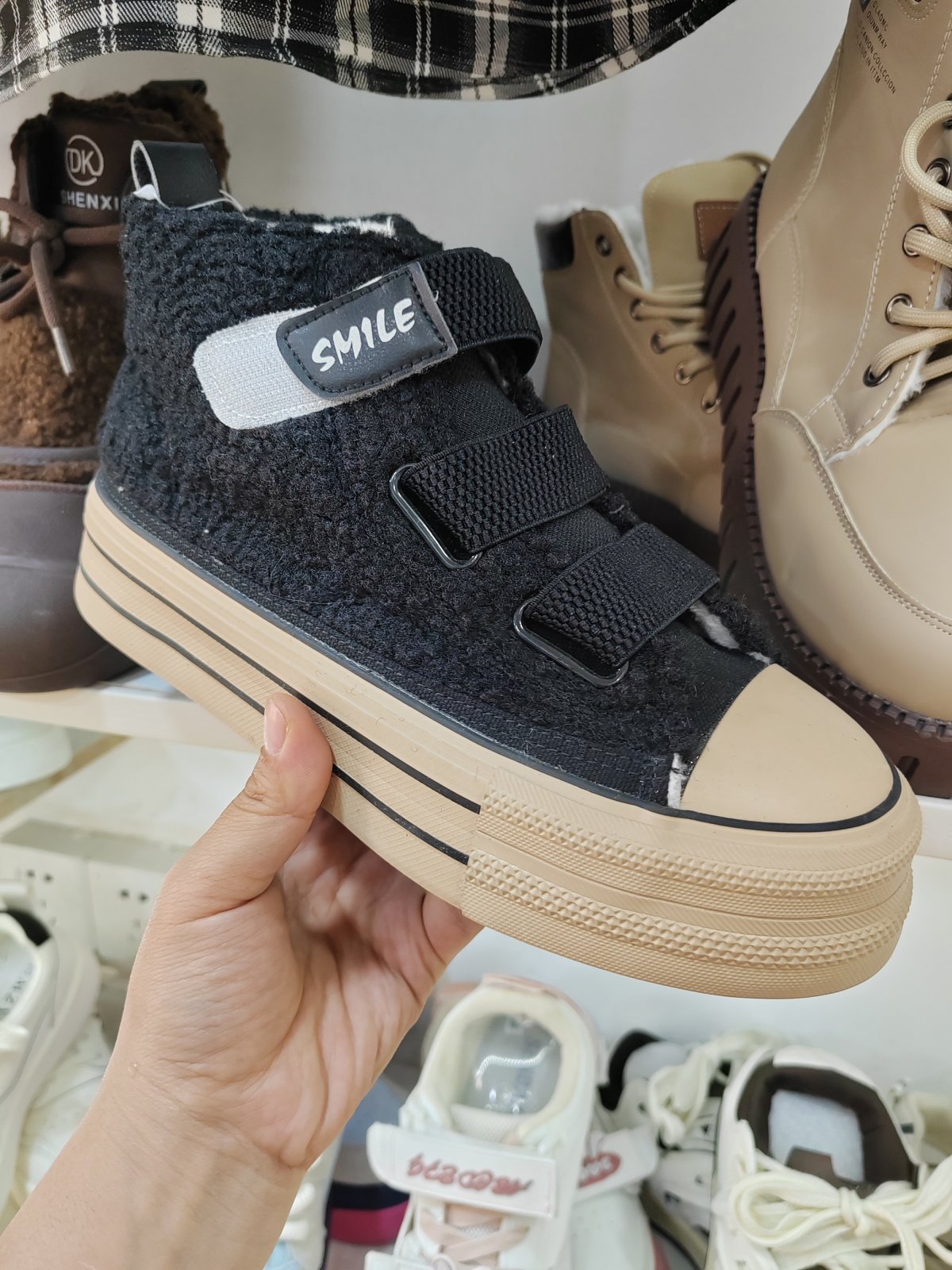 潮款休闲鞋--39码 --编码（78）