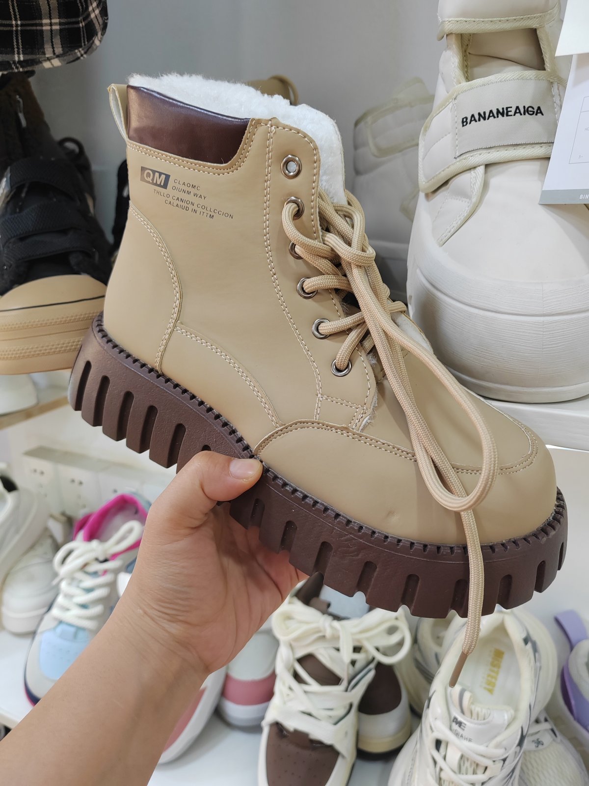 潮款休闲鞋--39码 --编码（79）