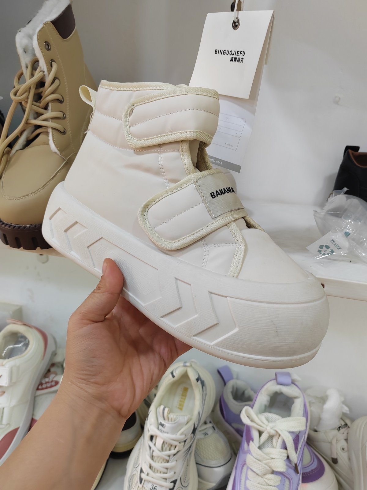 潮款休闲鞋--39码 --编码（80）