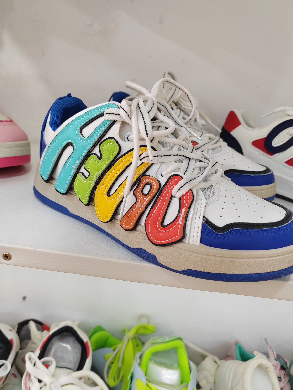 潮款休闲鞋--39码 --编码（83）